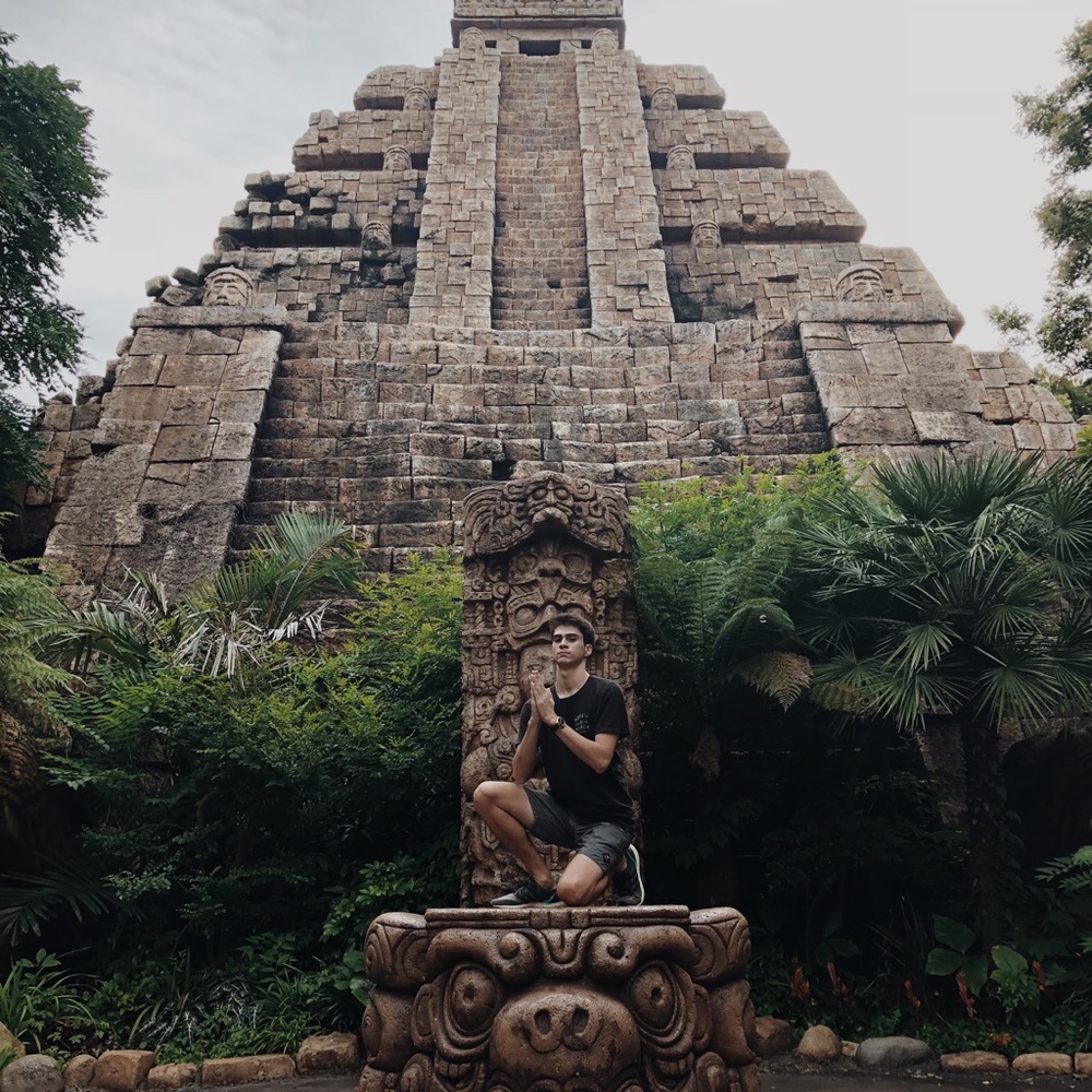 Meet your Posher, Christian